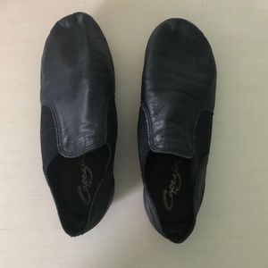 black capezio jazz shoes